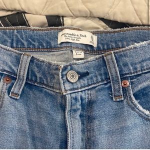 Abercrombie curve love jeans